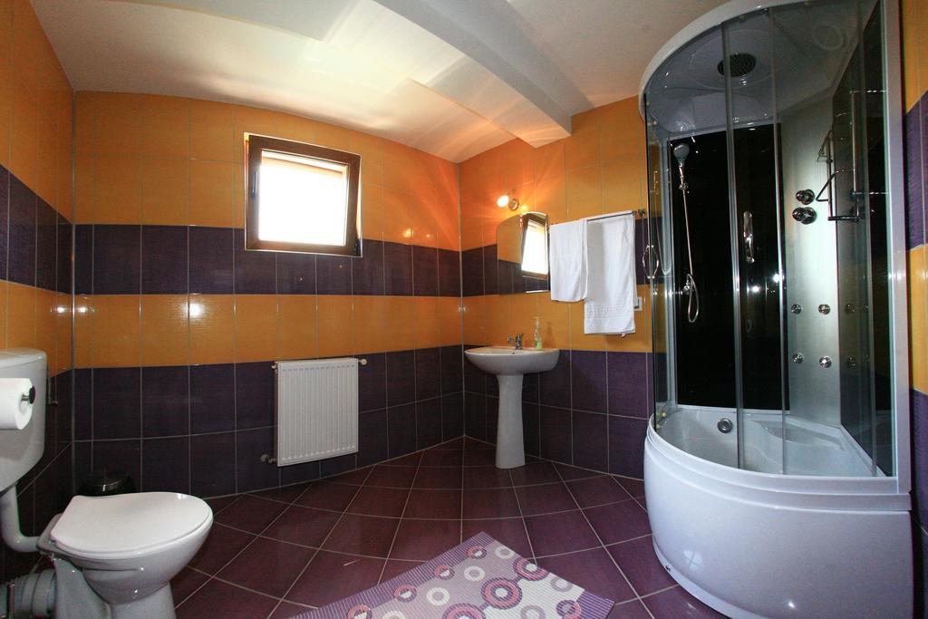 Hotel Heaven Sălişte Pokoj fotografie