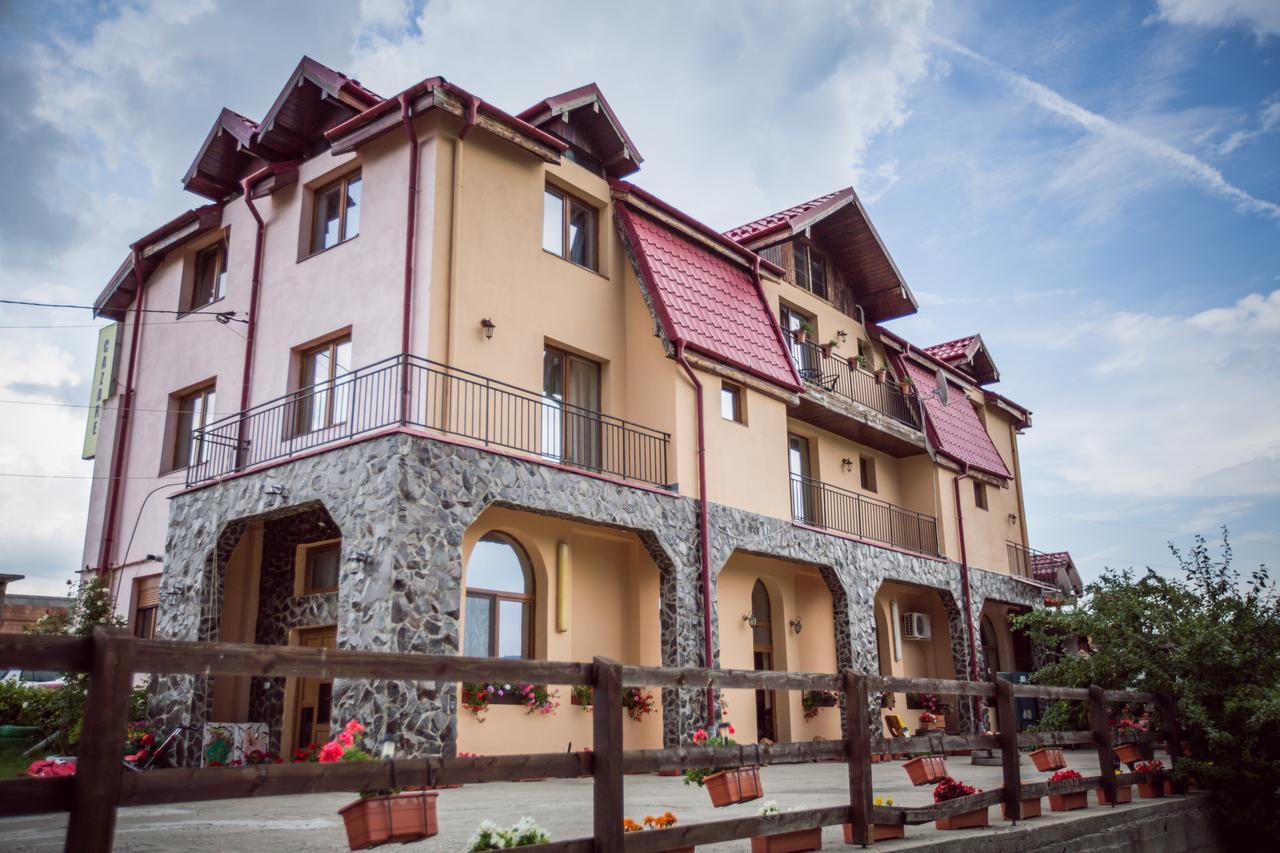 Hotel Heaven Sălişte Exteriér fotografie